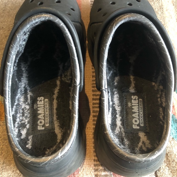 Foamies Skechers Black Size 10 Slip Ons - Picture 2 of 10